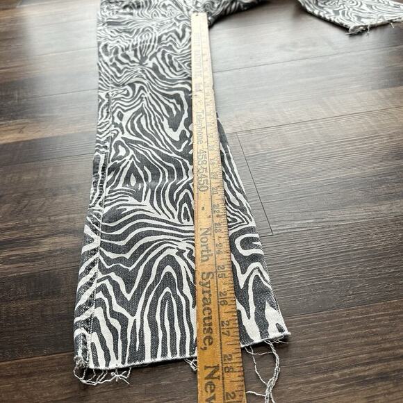NWR Mother High Waisted Rascal Ankle Fray Hoofin' It Zebra Skinny Jeans Sz 23x27 - Picture 15 of 16
